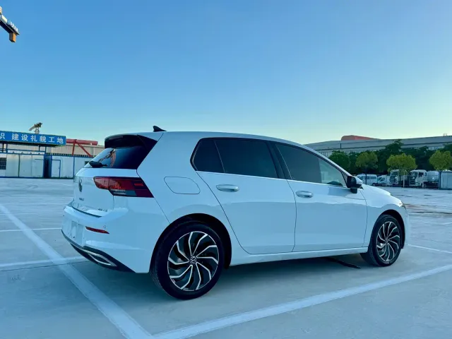 Volkswagen Golf — Фото автомобиля 5