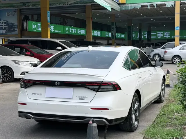 Honda Accord — Фото автомобиля 12