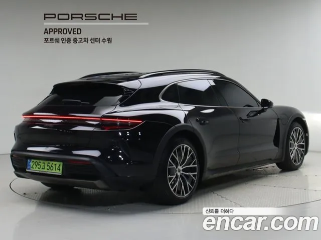 Porsche Taycan — Фото автомобиля 2