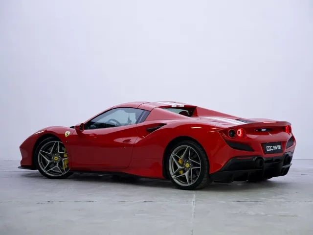 Ferrari F8 — Фото автомобиля 7