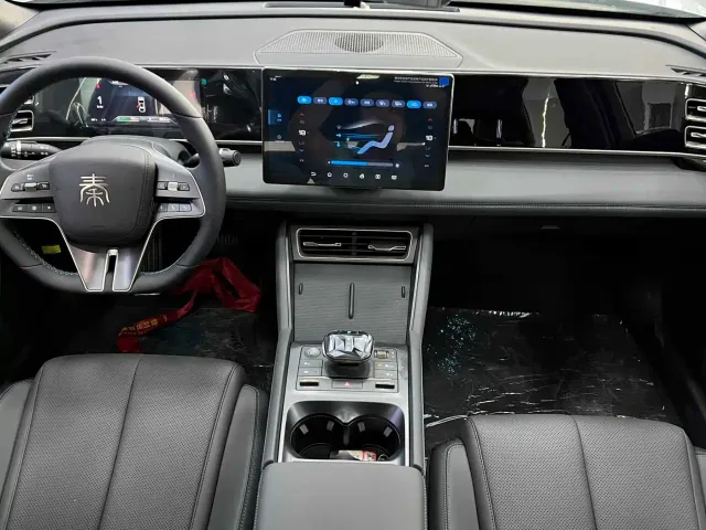 BYD Qin L — Фото автомобиля 9
