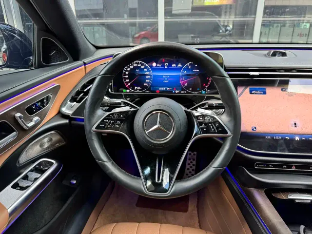 Mercedes-Benz E-Class — Фото автомобиля 7
