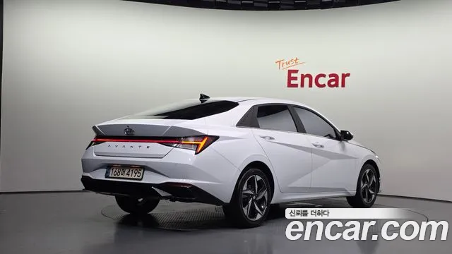 Hyundai Avante CN7 — Фото автомобиля 2