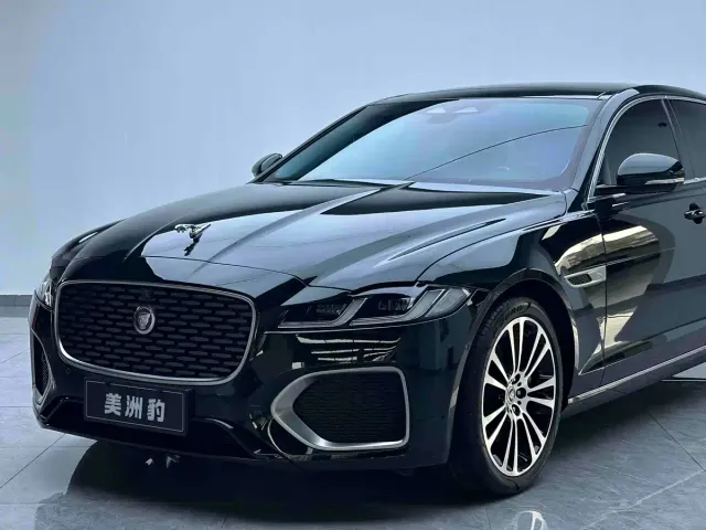 Jaguar XFL — Фото автомобиля 16
