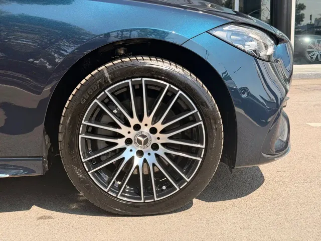 Mercedes-Benz C-Class — Фото автомобиля 7