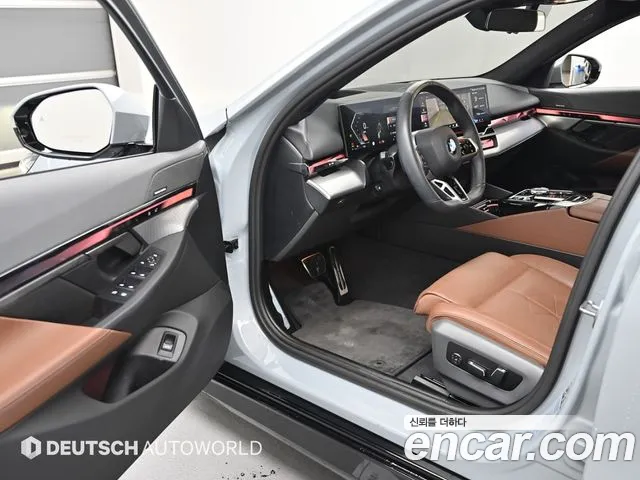 BMW 5 Series G60 — Фото автомобиля 11