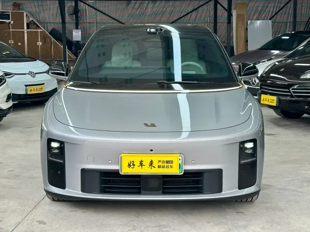 Li Auto i6 — Фото автомобиля 2