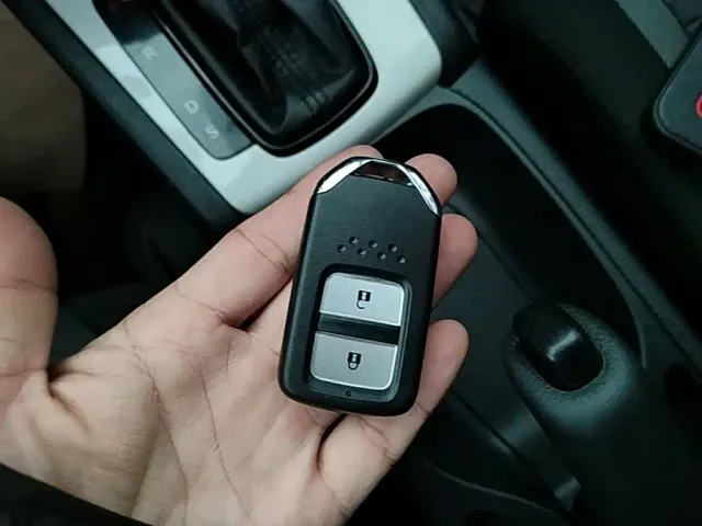 Honda Fit — Фото автомобиля 8