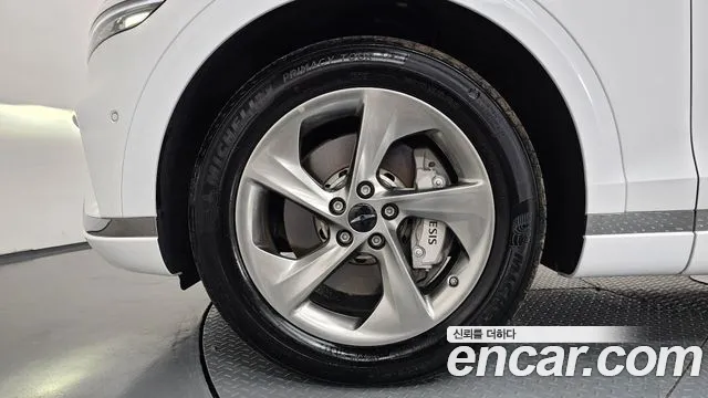 Genesis GV70 2.5T Бензин 2WD — Фото автомобиля 4
