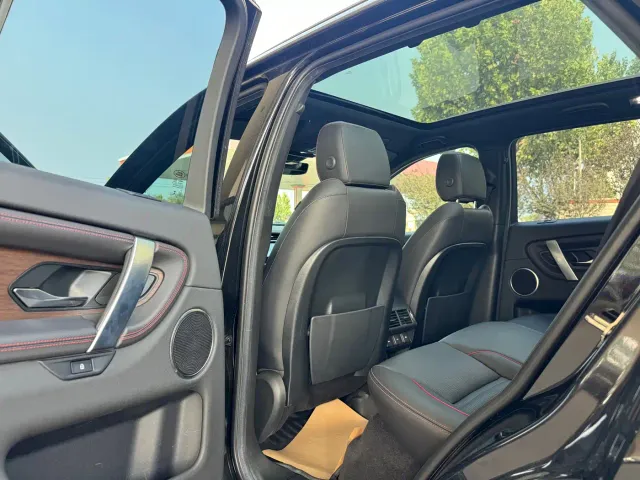 Land Rover Discovery Sport 2022 Model 249PS R-Dynamic S Performance Edition 5-Seater — Фото автомобиля 6