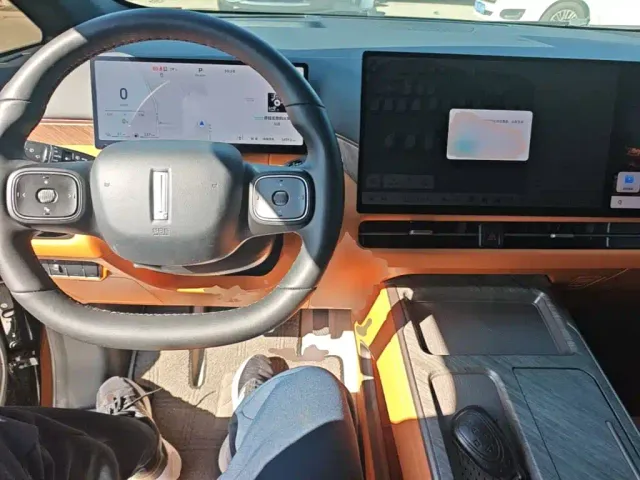 Wey Alpine — Фото автомобиля 9