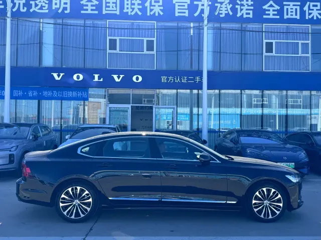 Volvo S90 — Фото автомобиля 3
