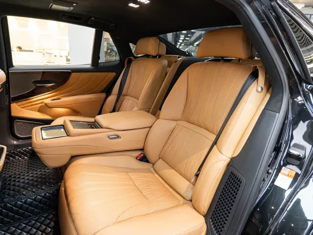 Lexus LS — Фото автомобиля 12