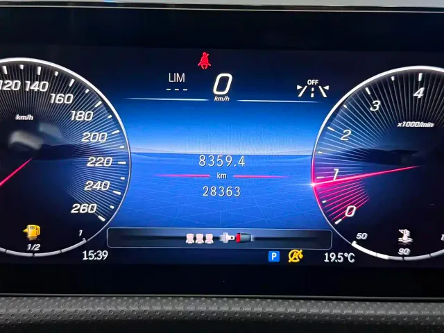 Mercedes-Benz A-Class — Фото автомобиля 12