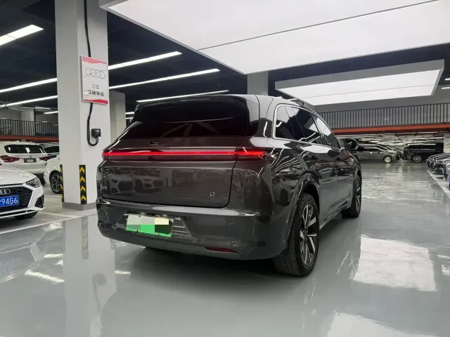 Li Auto L7 — Фото автомобиля 24