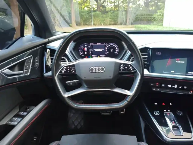 Audi Q5 e-tron — Фото автомобиля 10