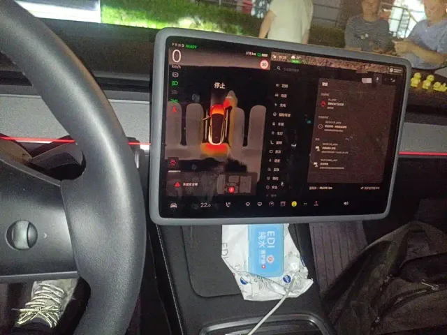 Tesla Model Y — Фото автомобиля 9