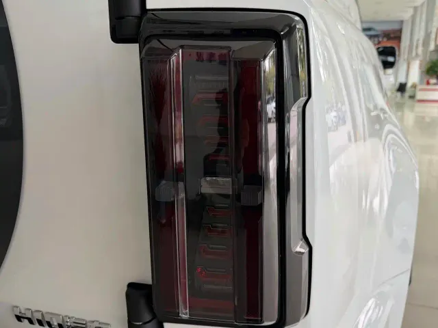Haval Great Wall H10 — Фото автомобиля 11