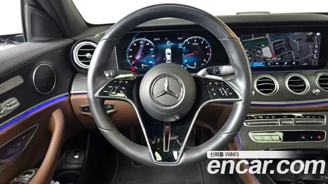 Mercedes-Benz E-Class — Фото автомобиля 13