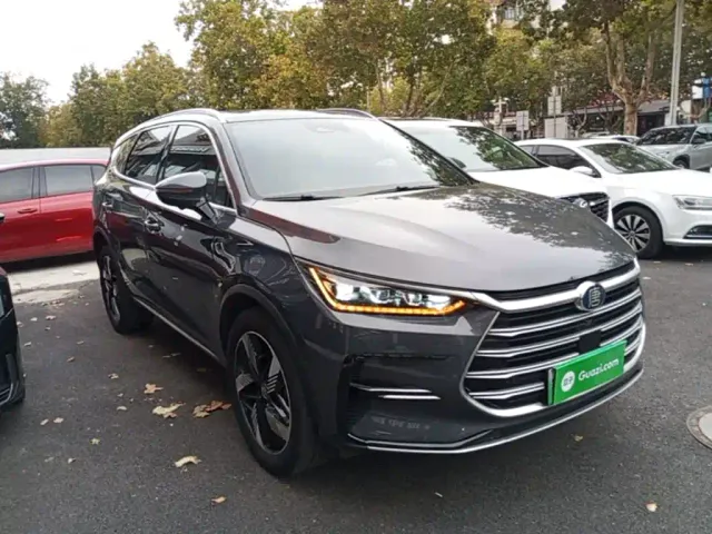 BYD Tang — Фото автомобиля 3