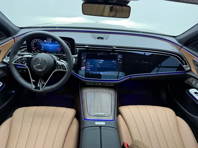 Mercedes-Benz E-Class — Фото автомобиля 8