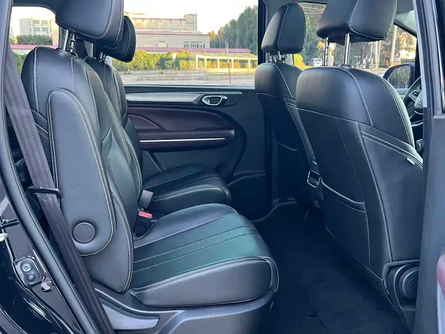 GAC Trumpchi M6 — Фото автомобиля 10