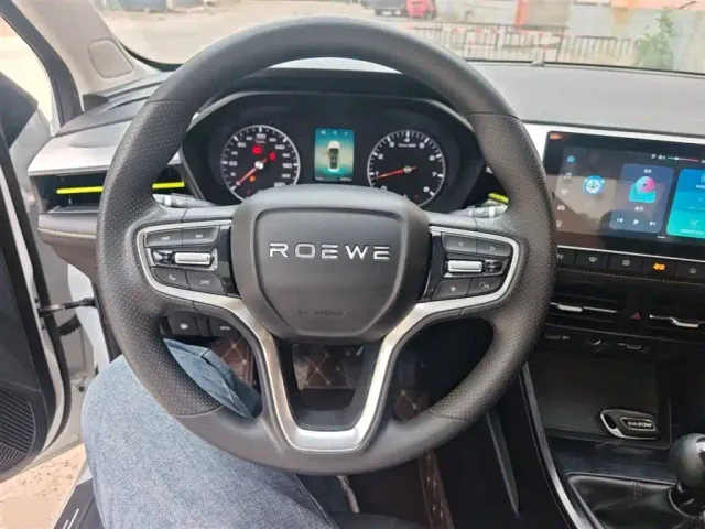 Roewe i5 — Фото автомобиля 10