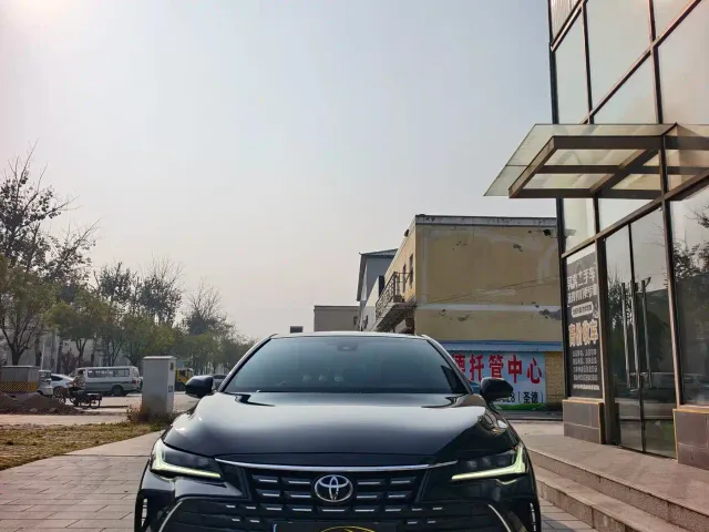 Toyota Avalon — Фото автомобиля 2