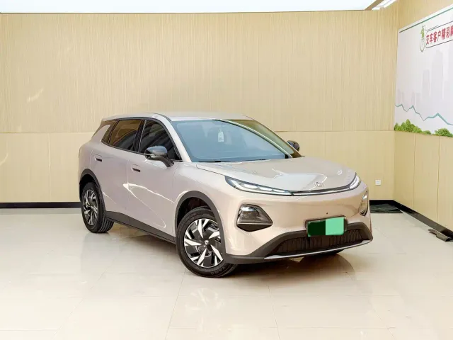 Changan Qiyuan Q05 — Фото автомобиля 3