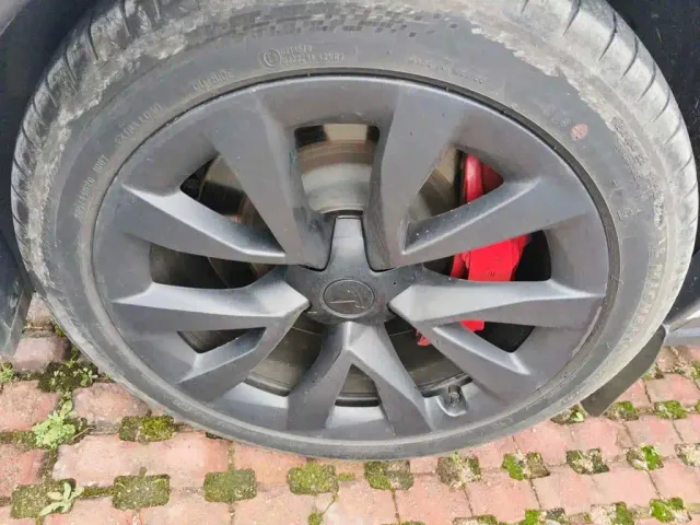 Tesla Model X — Фото автомобиля 6