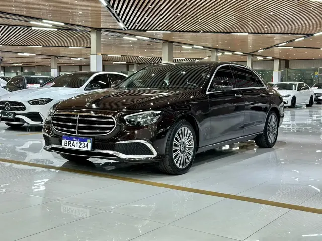 Фотография автомобиля — Mercedes-Benz E-Class