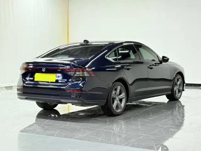 Honda Accord — Фото автомобиля 3