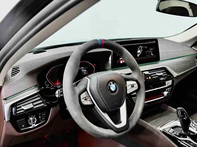 BMW 5 Series — Фото автомобиля 24