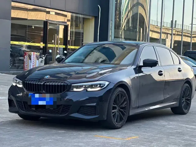 Фотография автомобиля — BMW 3 Series