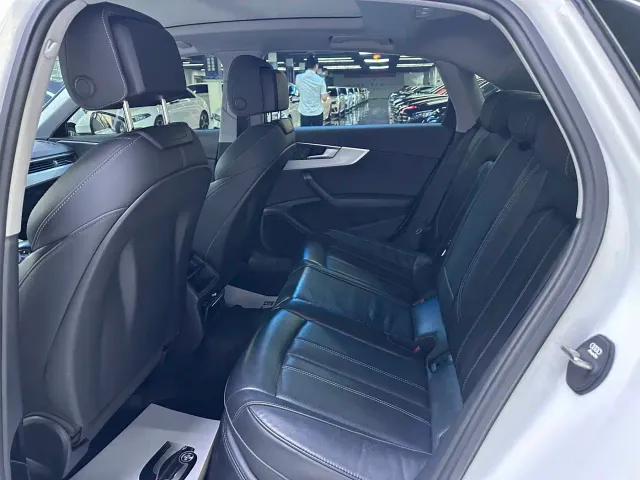 Audi A4L — Фото автомобиля 5