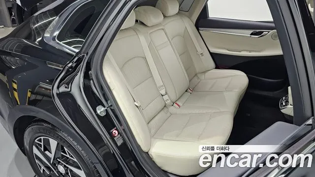 Hyundai Grandeur (New) Hybrid — Фото автомобиля 17
