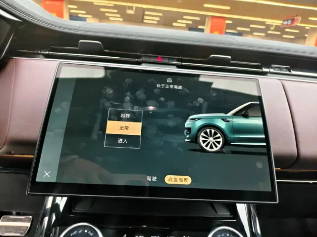 Land Rover Range Rover Sport — Фото автомобиля 10