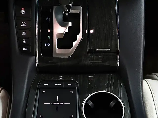 Lexus LM — Фото автомобиля 20