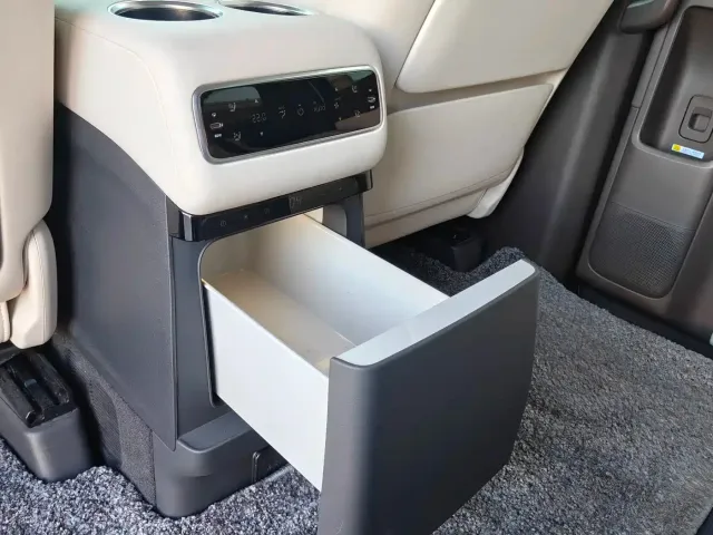 Li Auto MEGA — Фото автомобиля 22