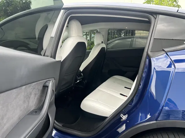 Tesla Model Y — Фото автомобиля 5