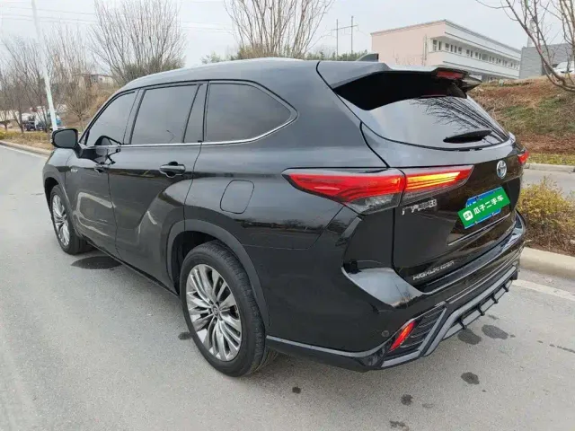 Toyota Highlander — Фото автомобиля 22