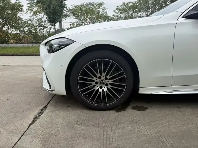 Mercedes-Benz C-Class — Фото автомобиля 4