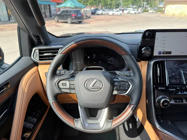 Lexus LX — Фото автомобиля 15