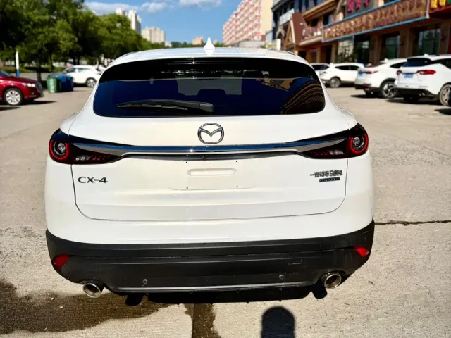 Mazda CX-4 — Фото автомобиля 5