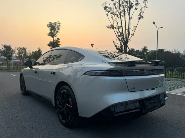 Dongfeng eπ 007 — Фото автомобиля 9
