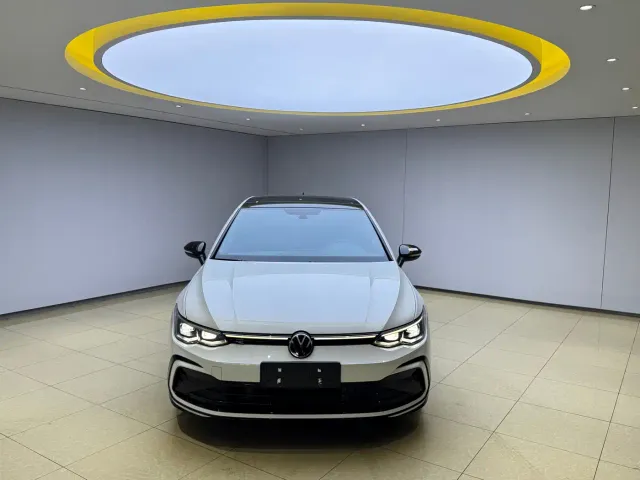 Volkswagen Golf — Фото автомобиля 2