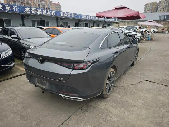 Changan Eado — Фото автомобиля 11