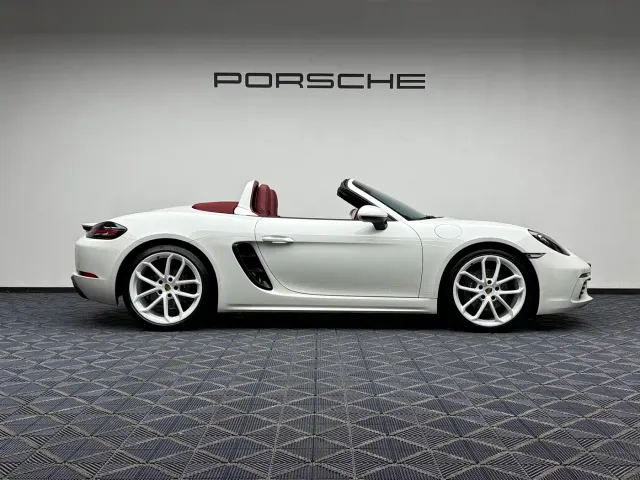 Porsche 718 — Фото автомобиля 7