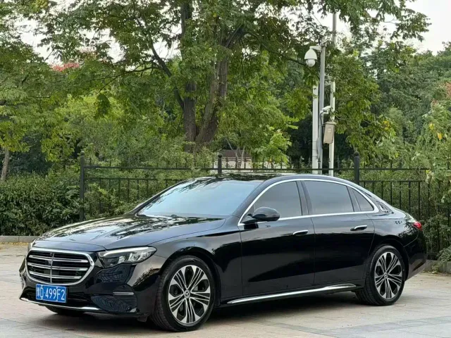 Mercedes-Benz E-Class — Фото автомобиля 2