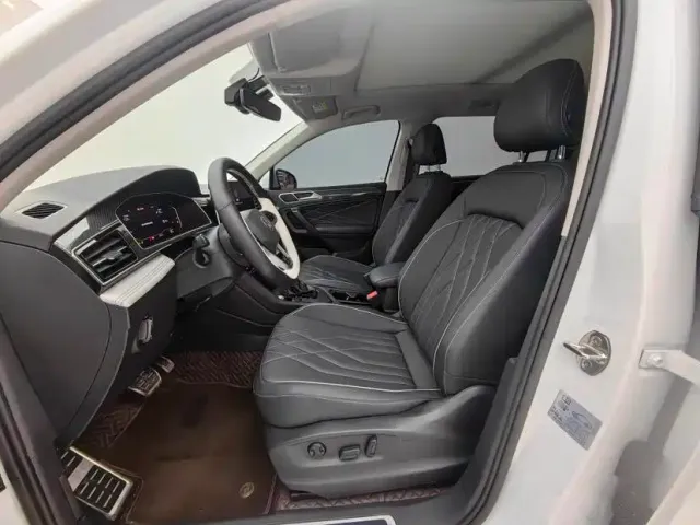 Volkswagen Tiguan L — Фото автомобиля 8